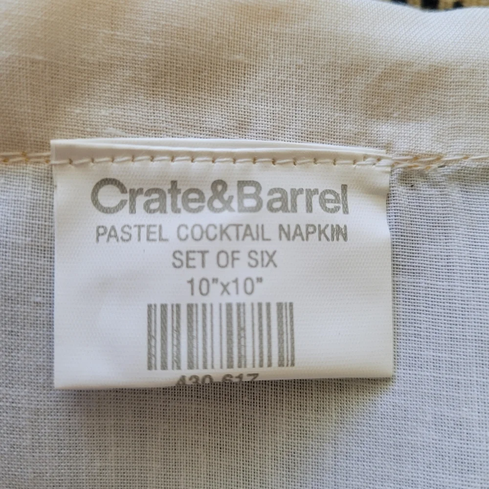 Crate&Barrel Cocktail napkins. Set of 6.